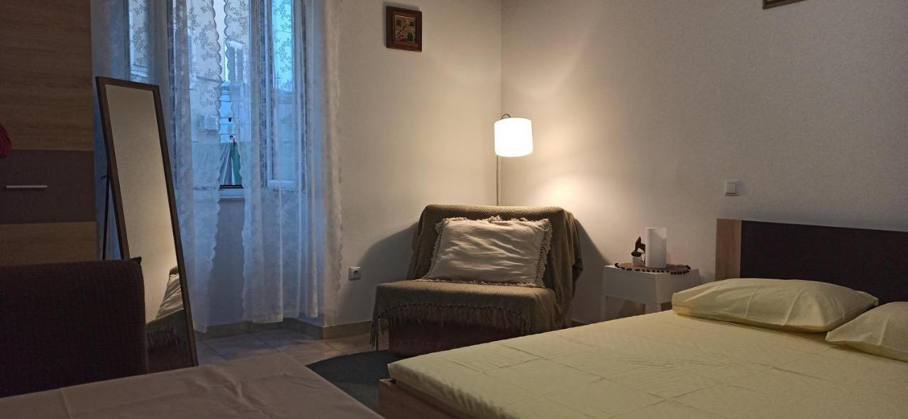 Studio Apartment Nika Free Parking Split Exterior photo